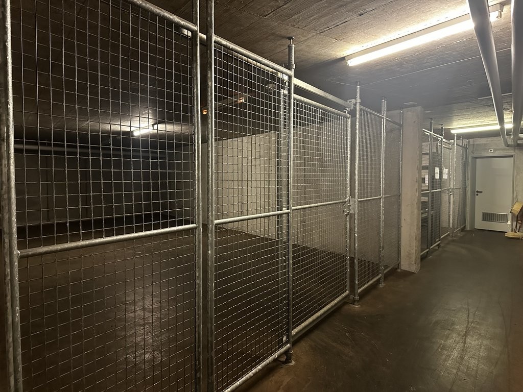 59m² local de stockage, photo 2 sur 3