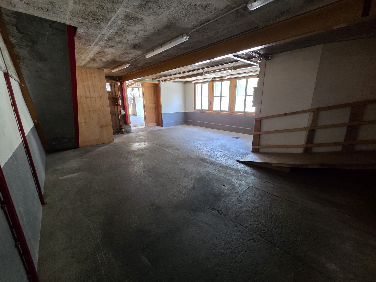 200m² commerciale