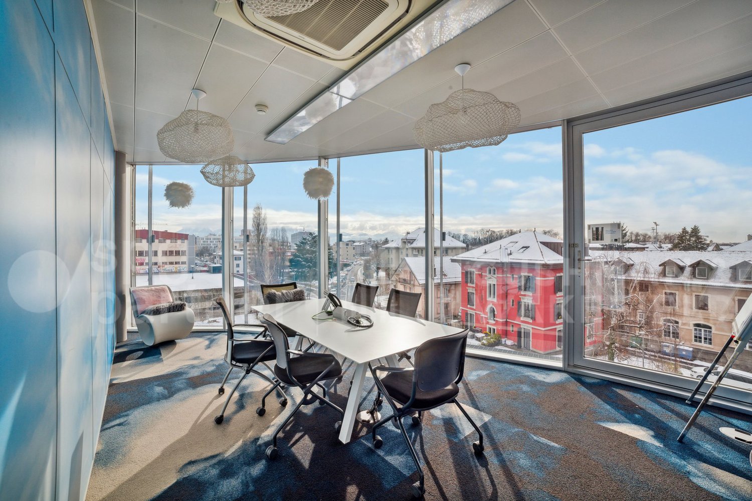 4000m² office, photo 1 of 10