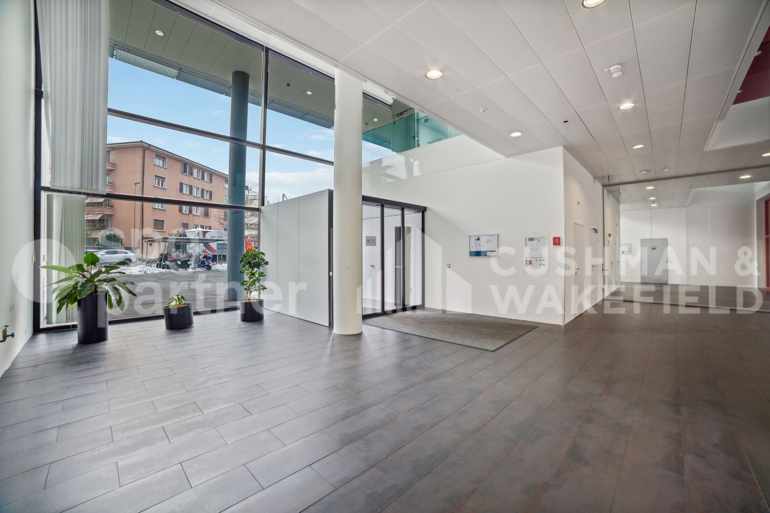 4000m² office, photo 3 of 10