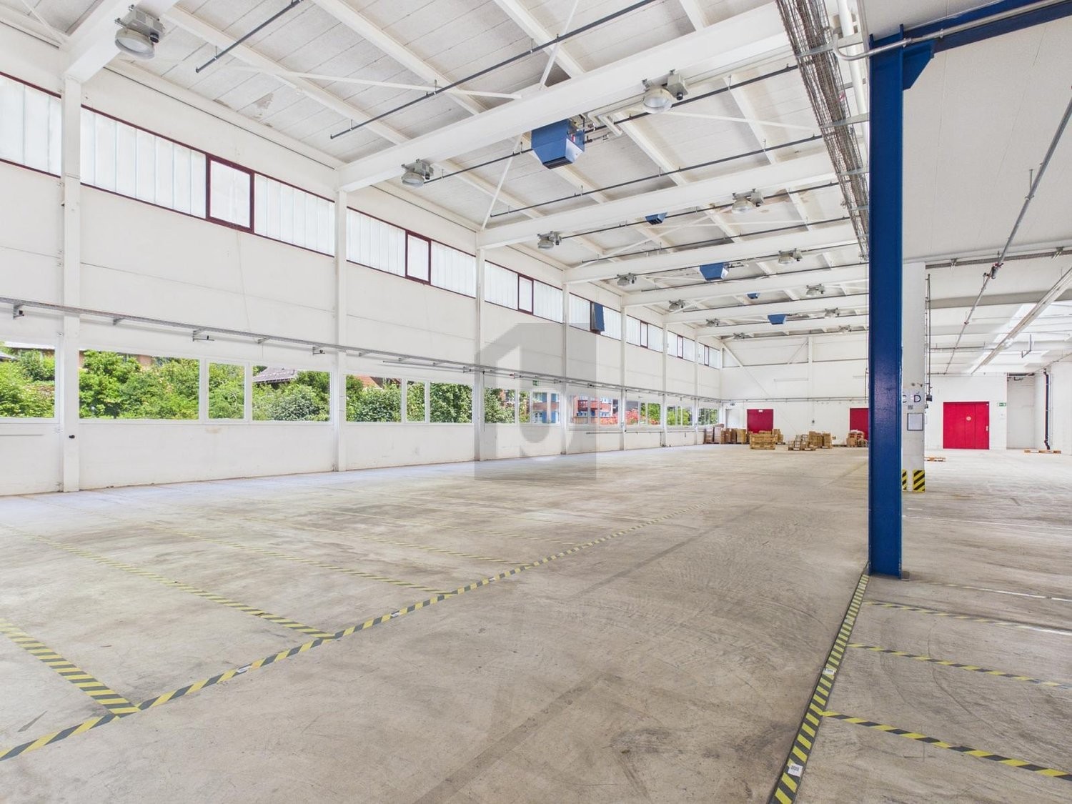 1336m² industrial object, photo 1 of 4