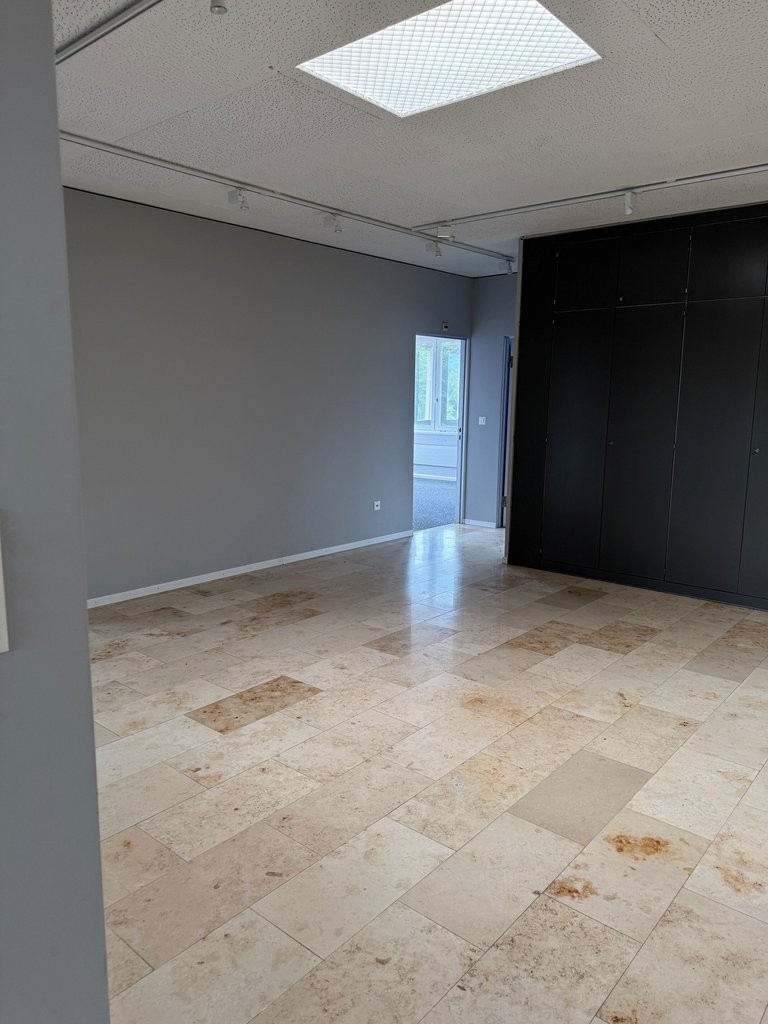 288m² office, photo 3 of 5