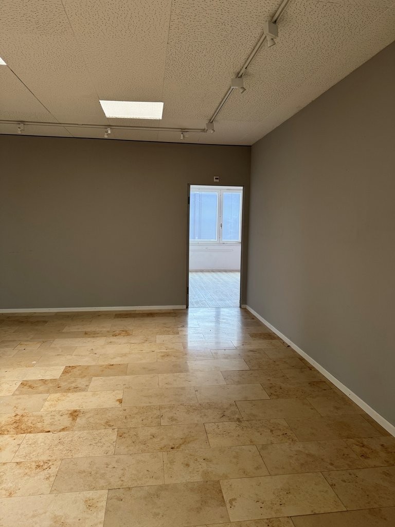 288m² office, photo 4 of 5