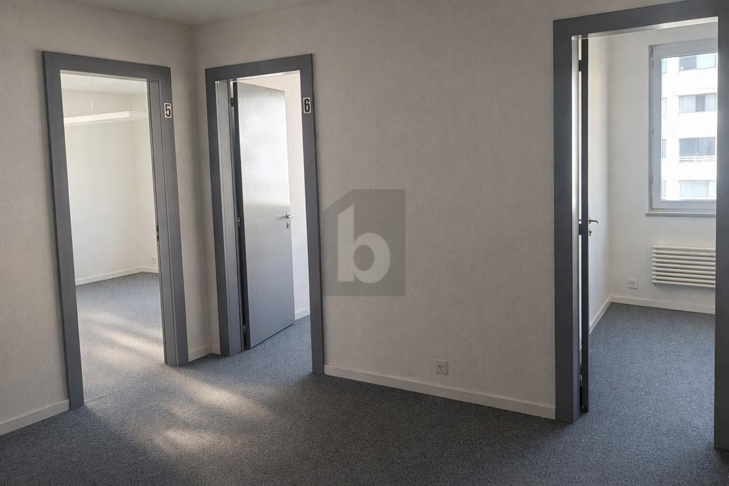 130m² office, photo 2 of 4