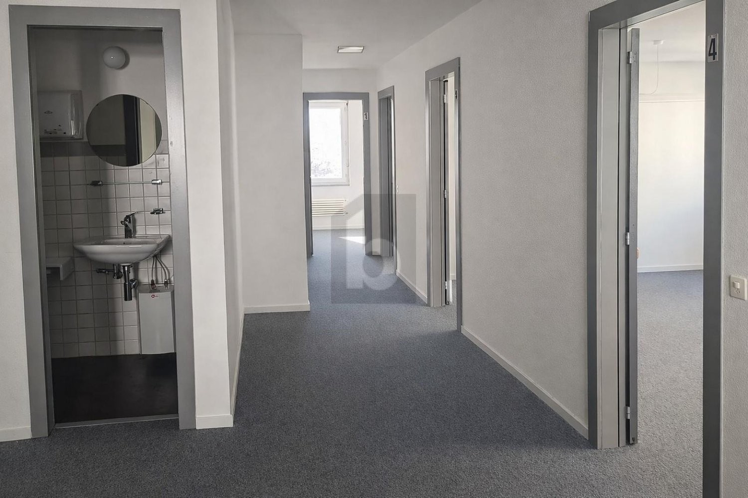 130m² office, photo 4 of 4