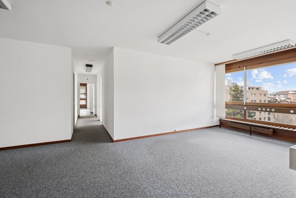 198m² office