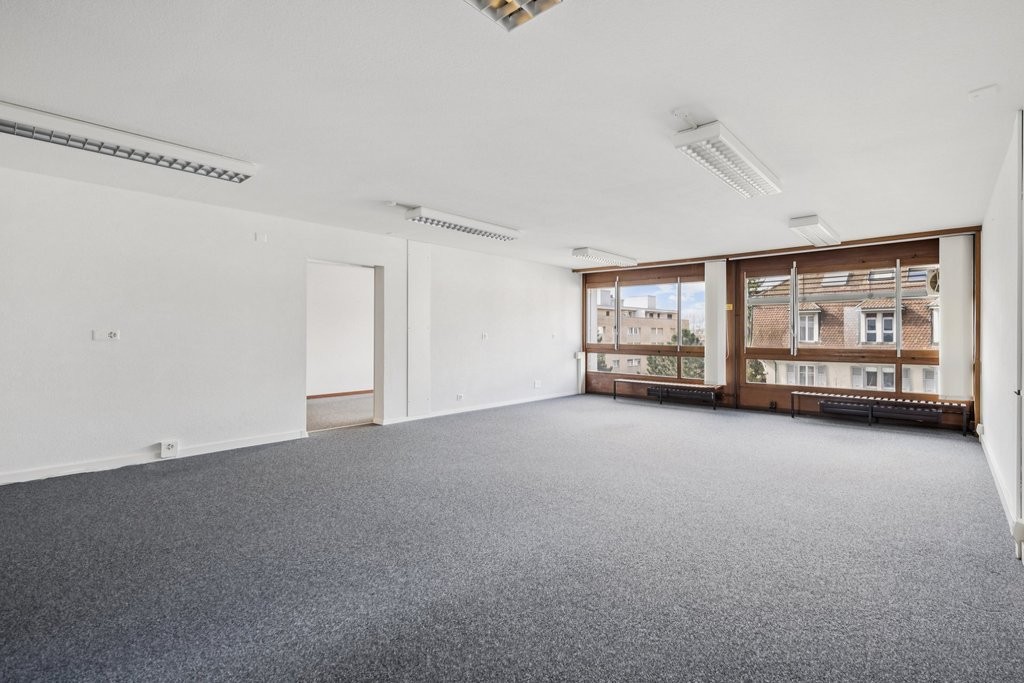 198m² office
