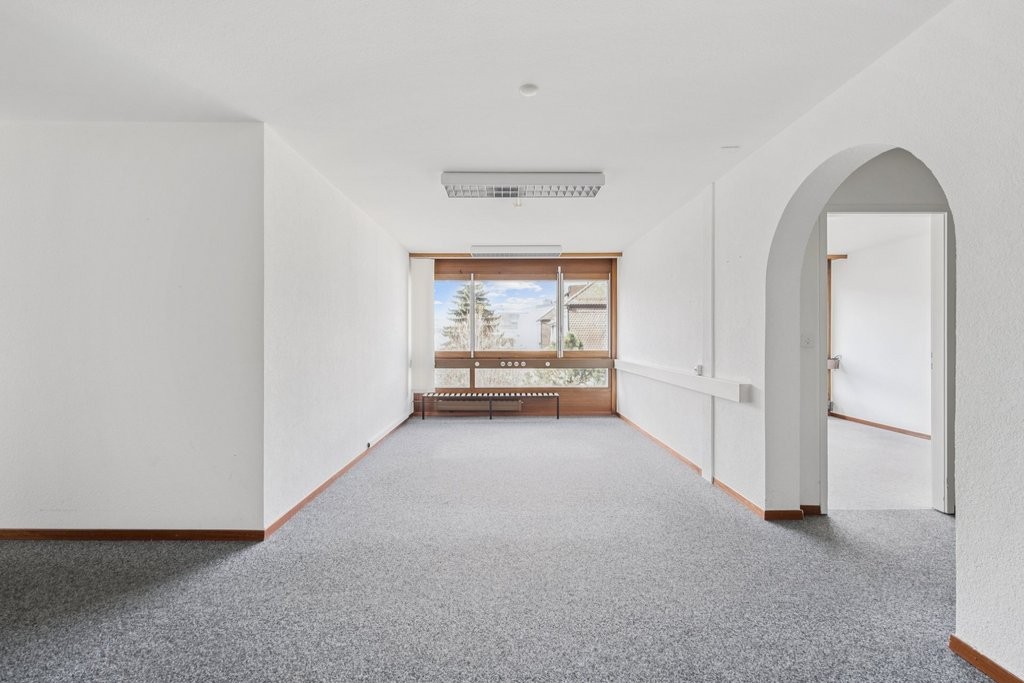 198m² office