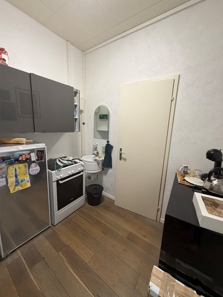 60m² shop, photo 3 of 4