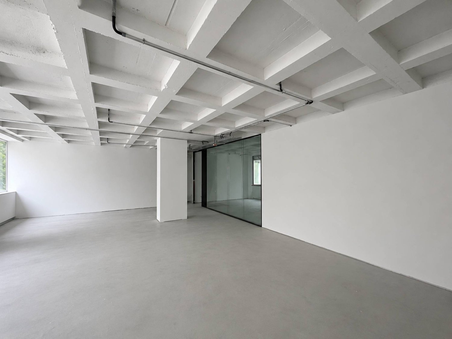244m² office, photo 4 of 8