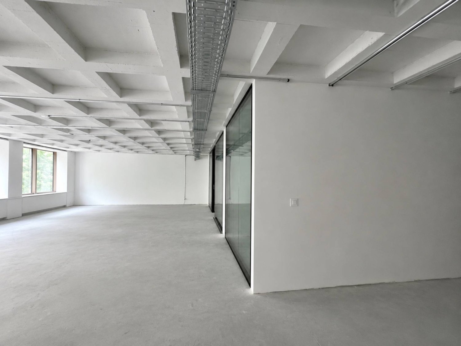 244m² office, photo 3 of 8