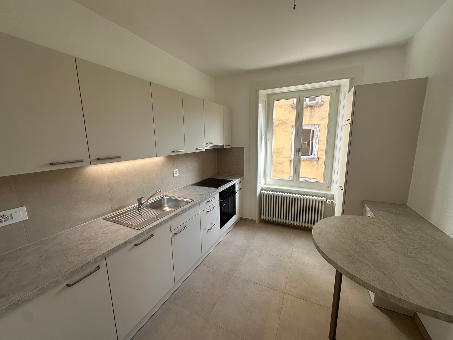 4 rooms apartment, photo 1 of 6