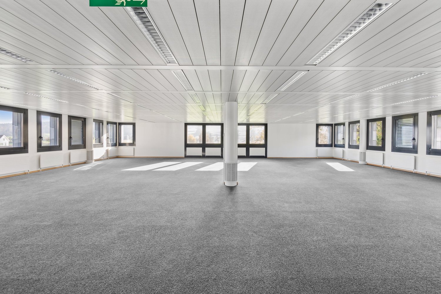 260m² office, photo 9 of 10