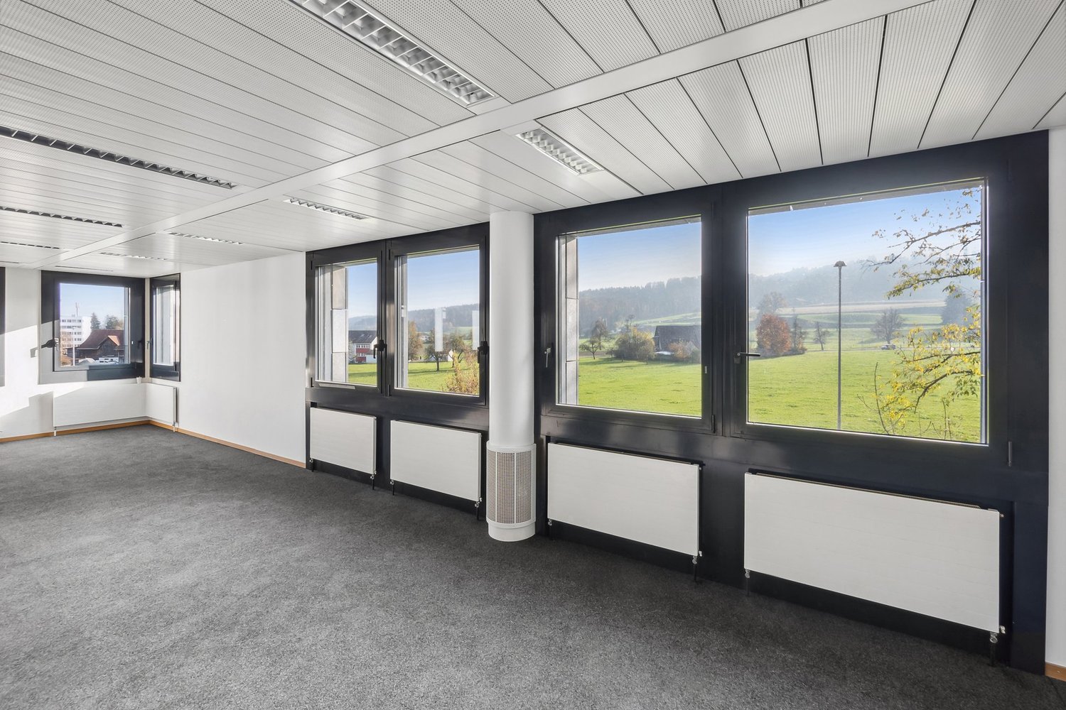 260m² office, photo 2 of 10