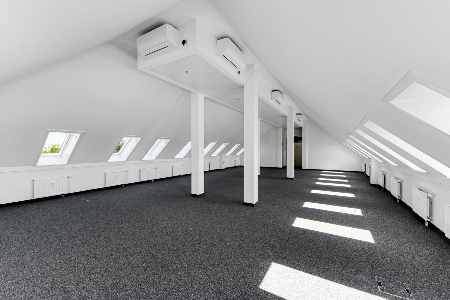 147m² office, photo 3 of 5