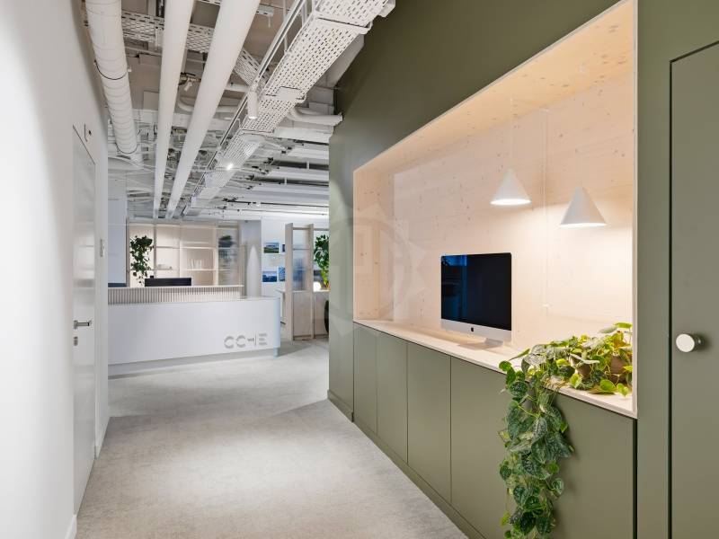 466m² office, photo 3 of 10