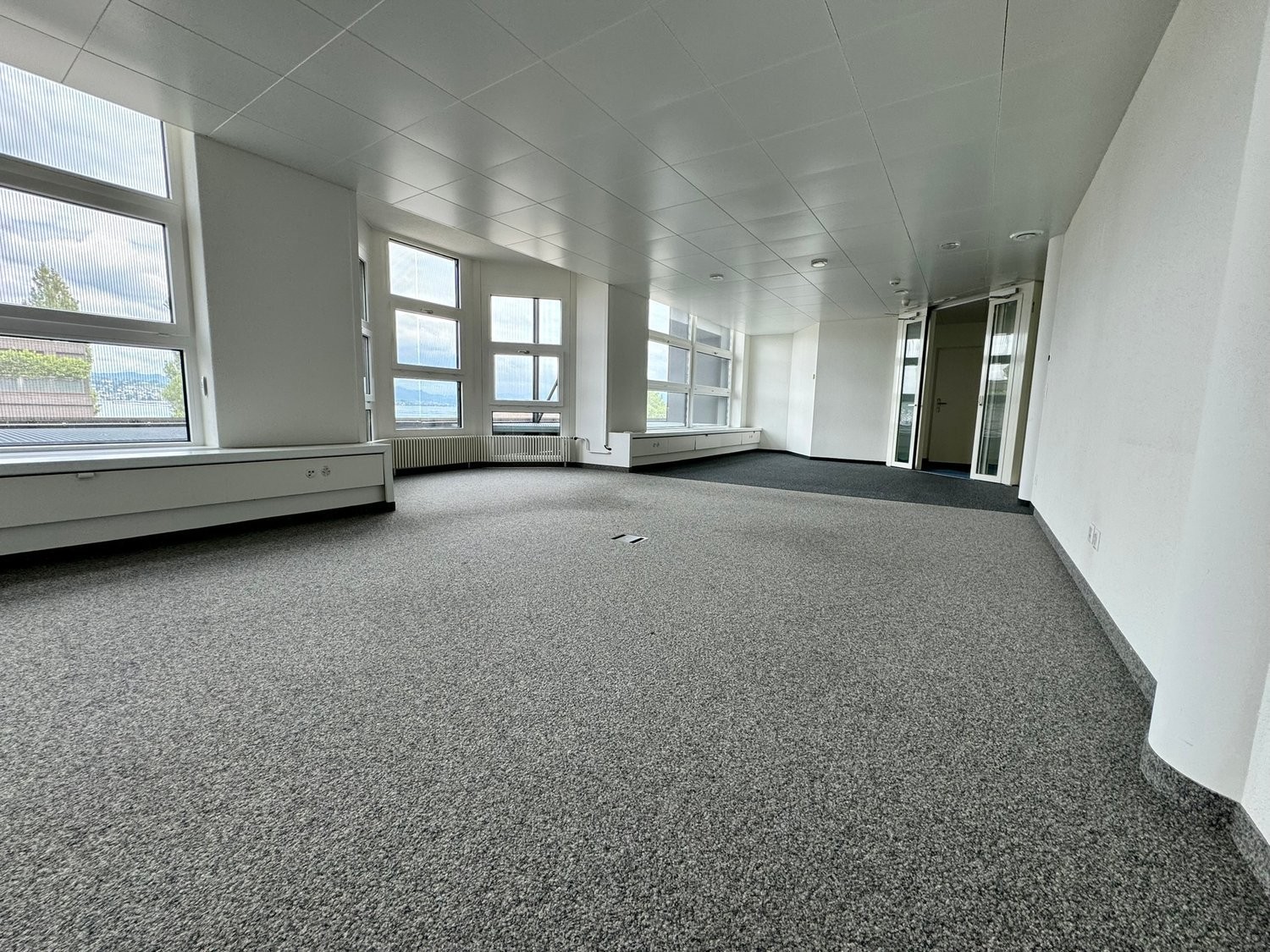 257m² commercial