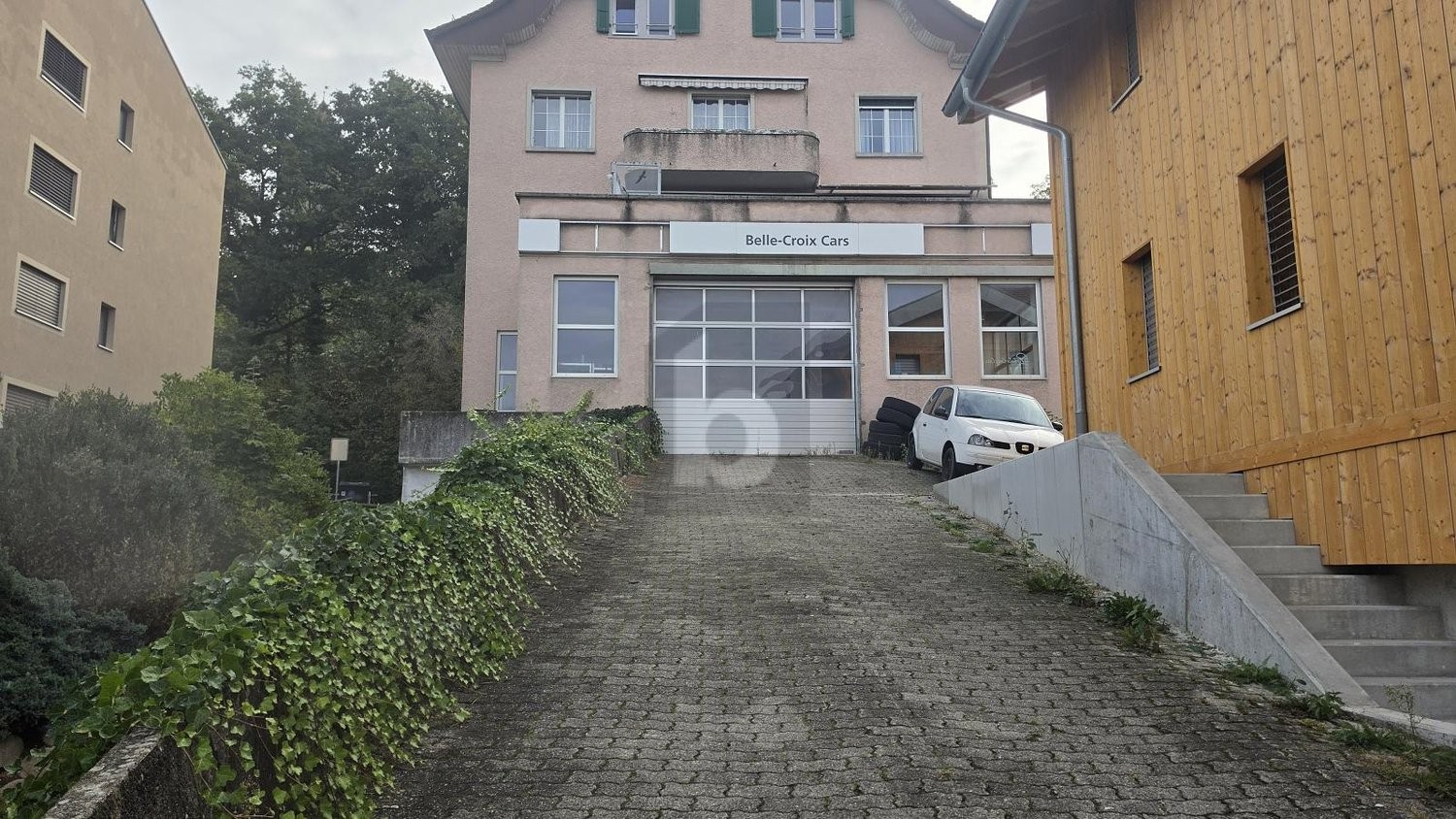380m² commercial land