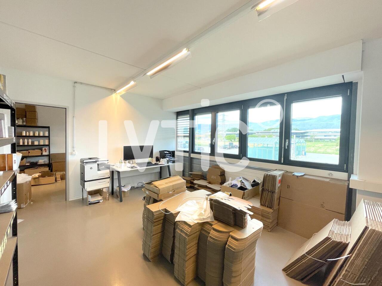 330m² atelier, photo 4 of 9