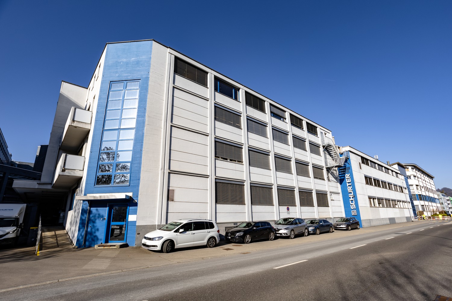 3800m² commercial, photo 2 of 9