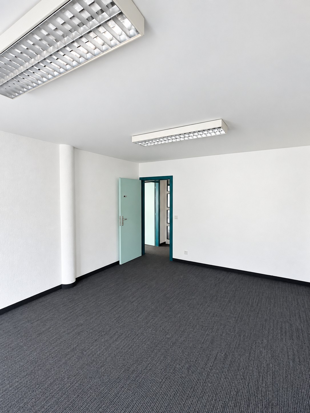 Office, photo 5 of 7