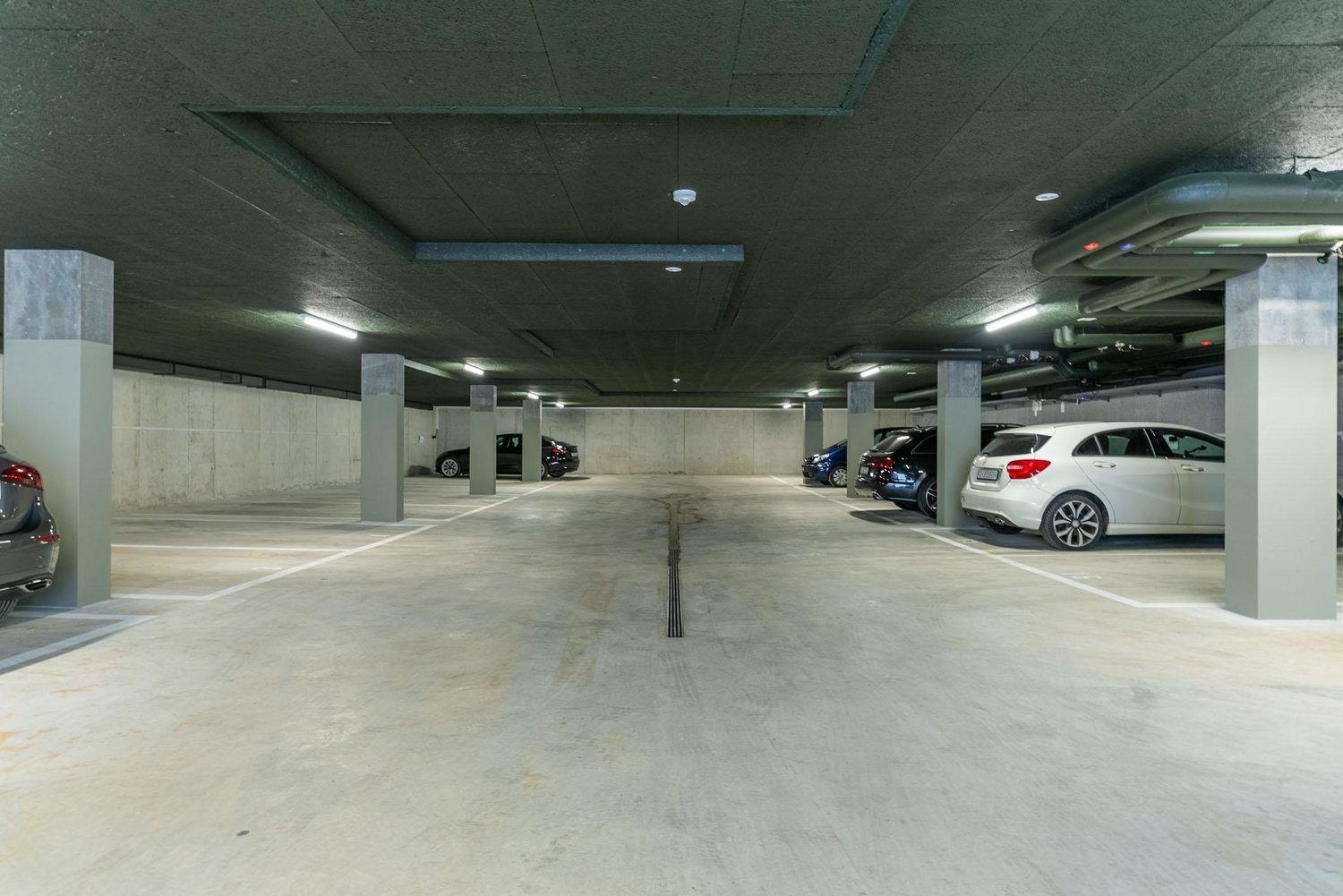 Open slot, photo 1 of 3