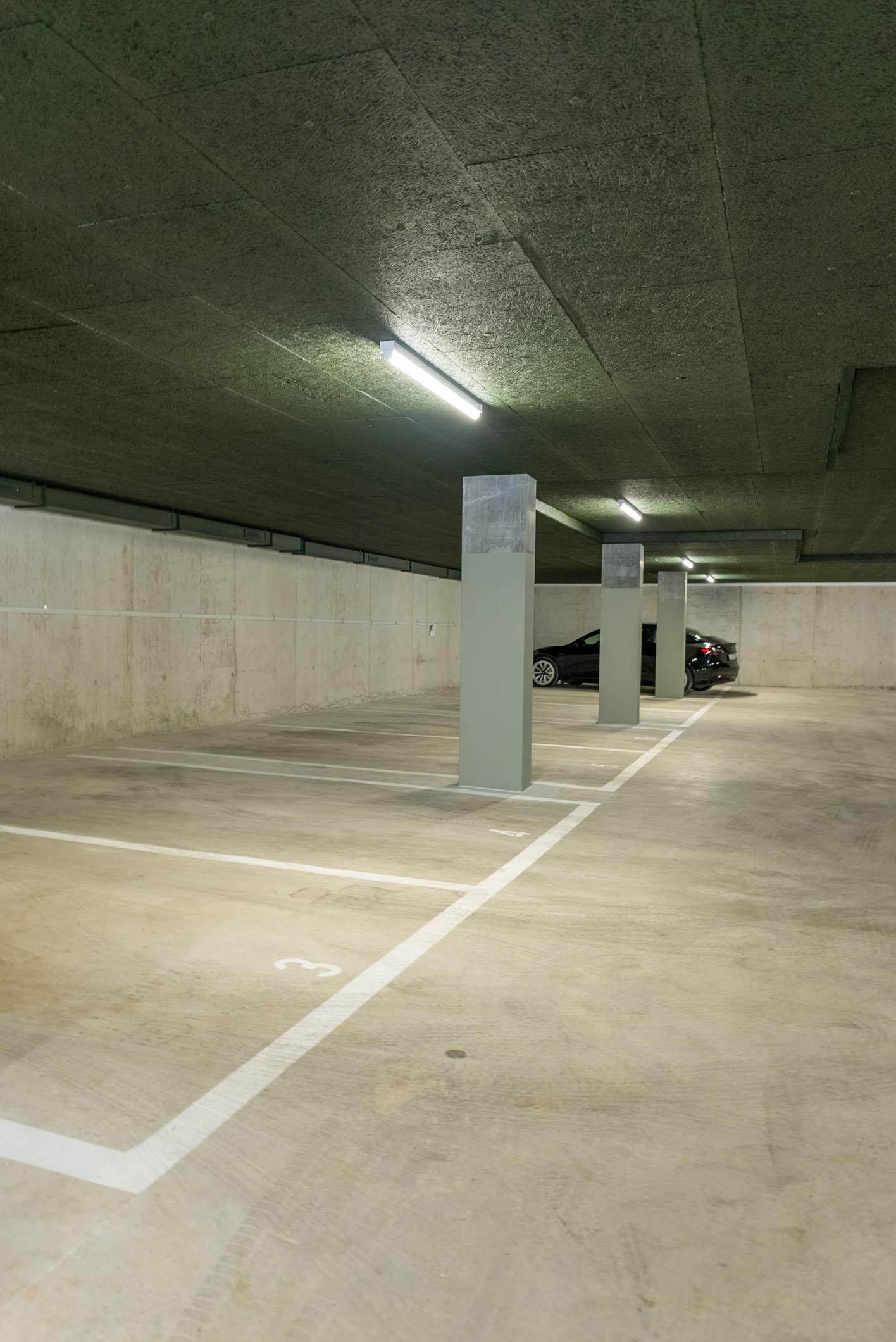 Open slot, photo 2 of 3