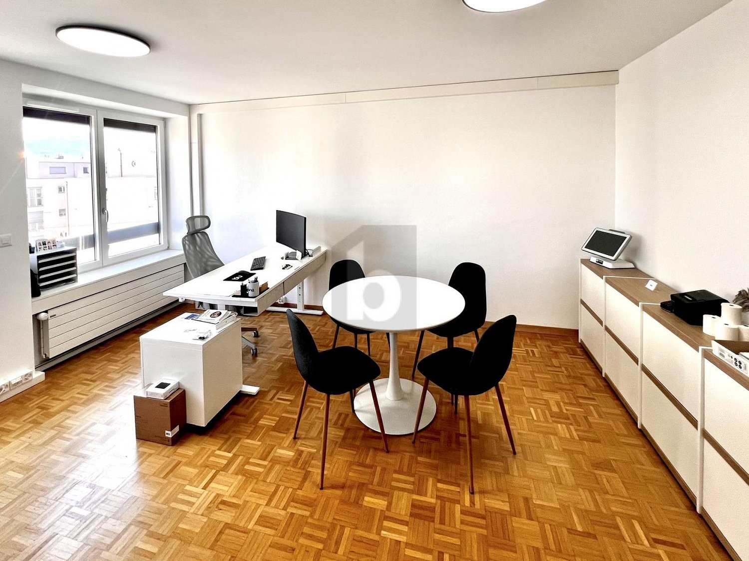 26m² office