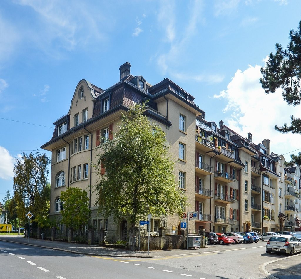211m² office