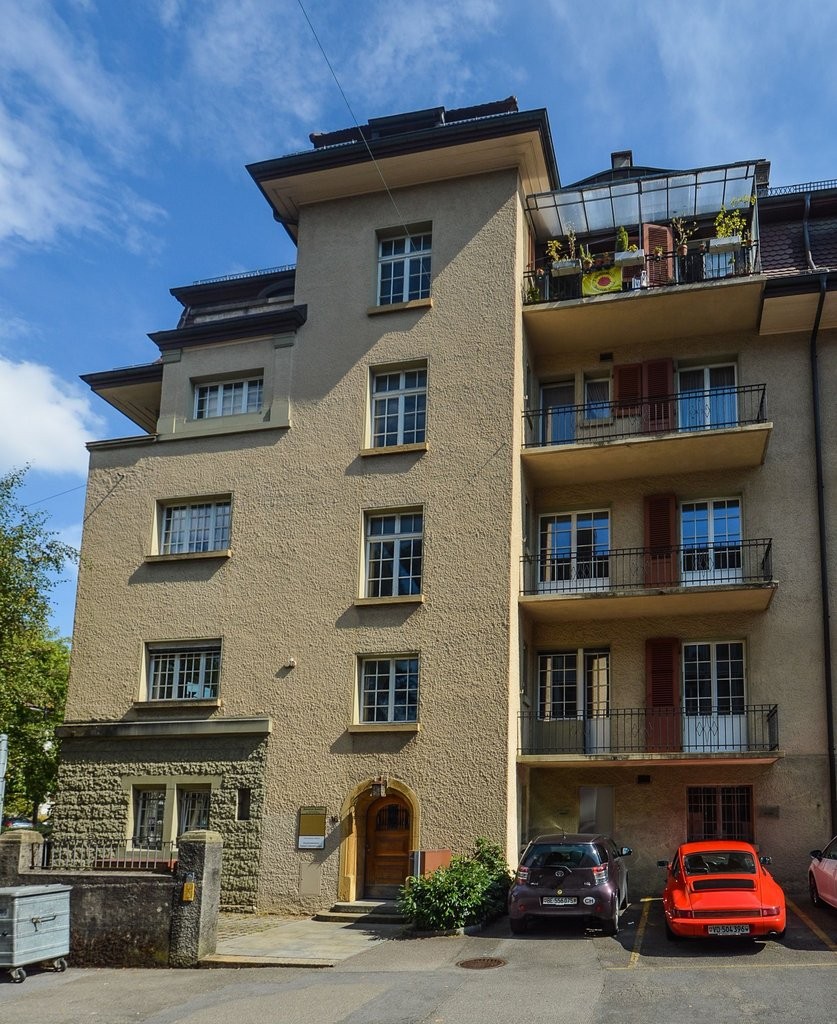 211m² office