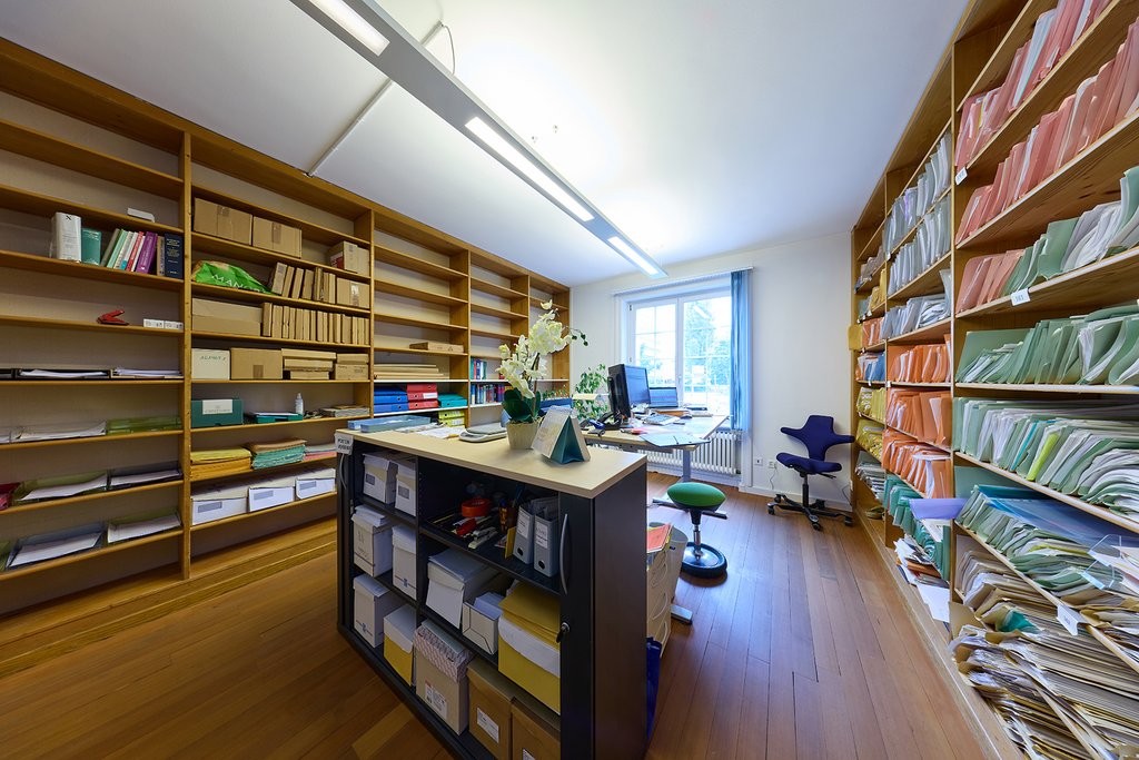 211m² office