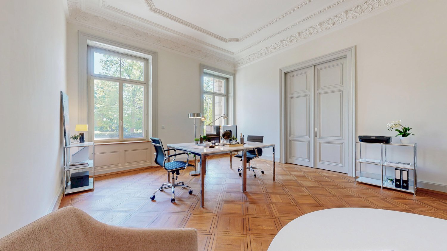 229m² office, photo 1 of 10