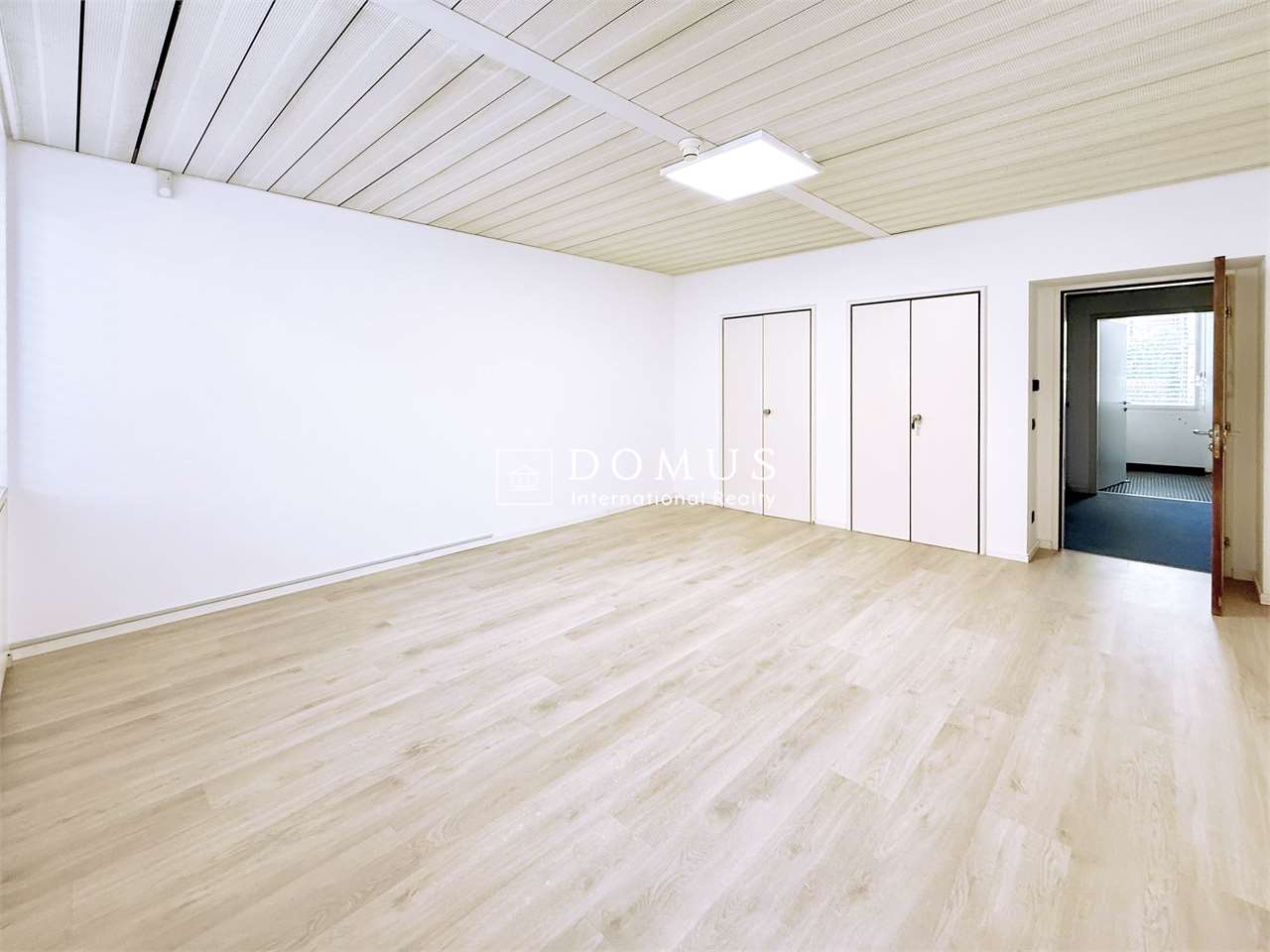 Office, photo 3 of 10