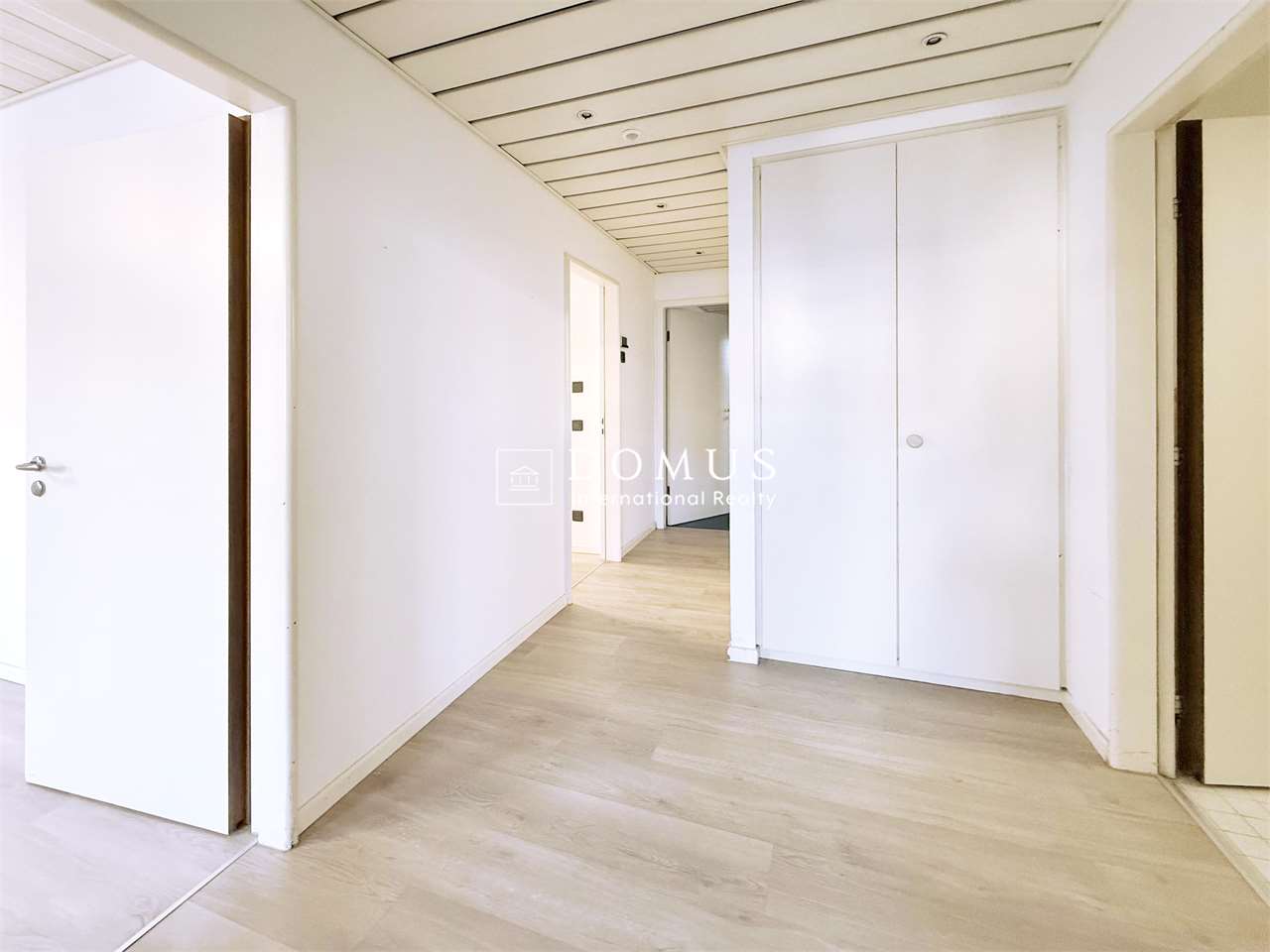 Office, photo 6 of 10