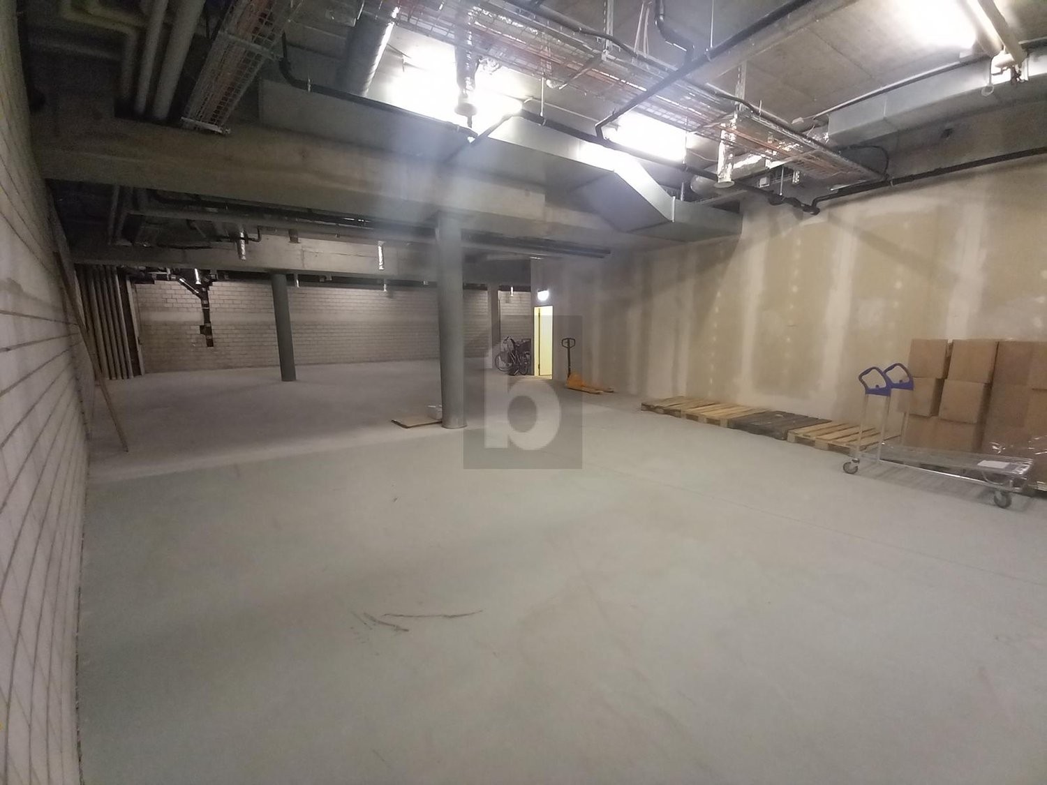 Deposito di 300m²