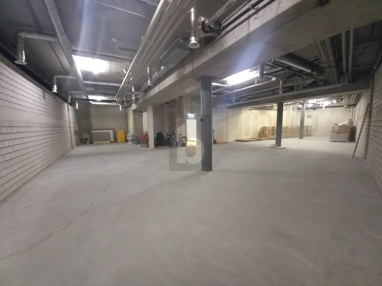 Deposito di 300m²