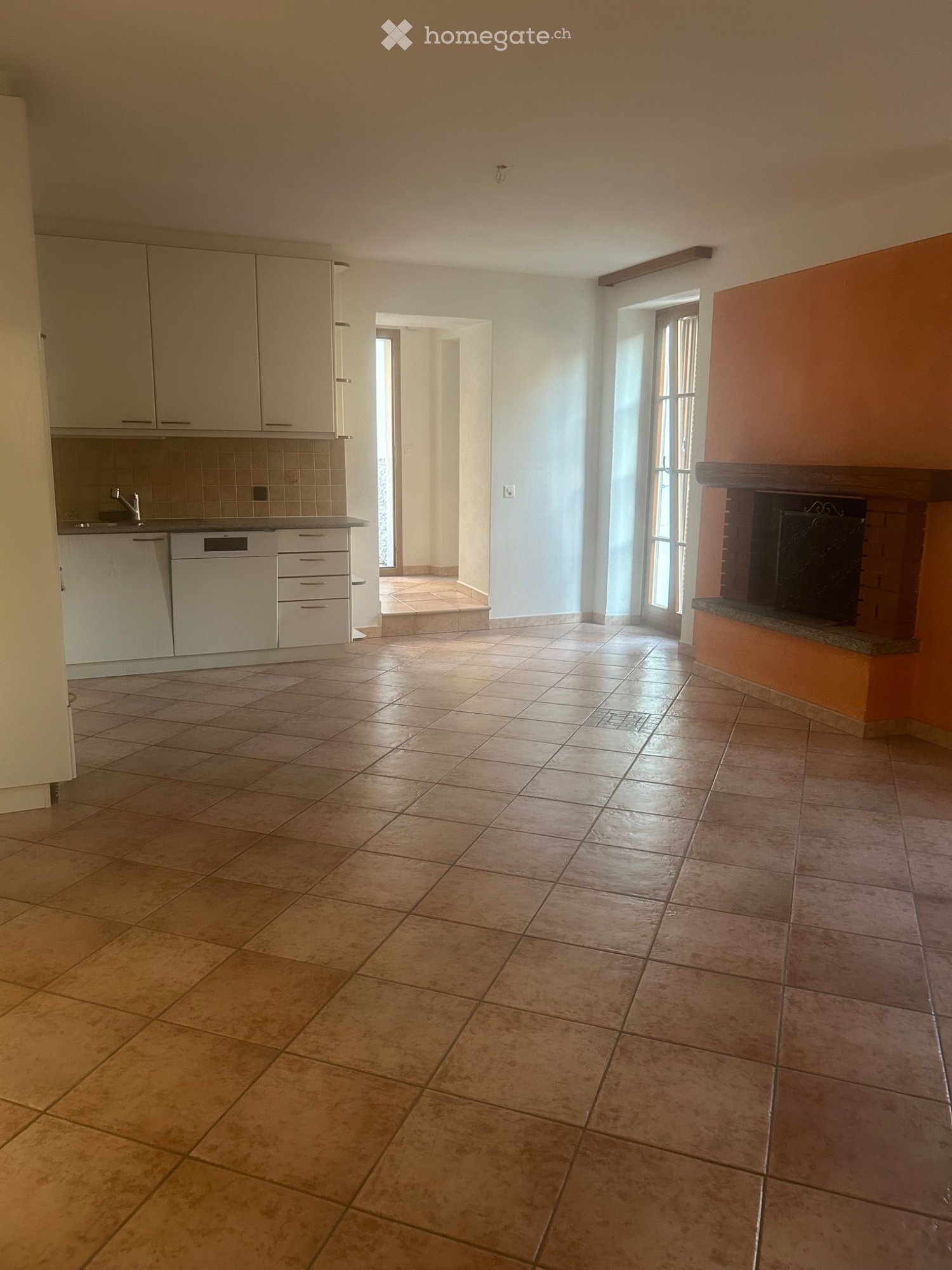 3 rooms apartment, photo 2 of 5