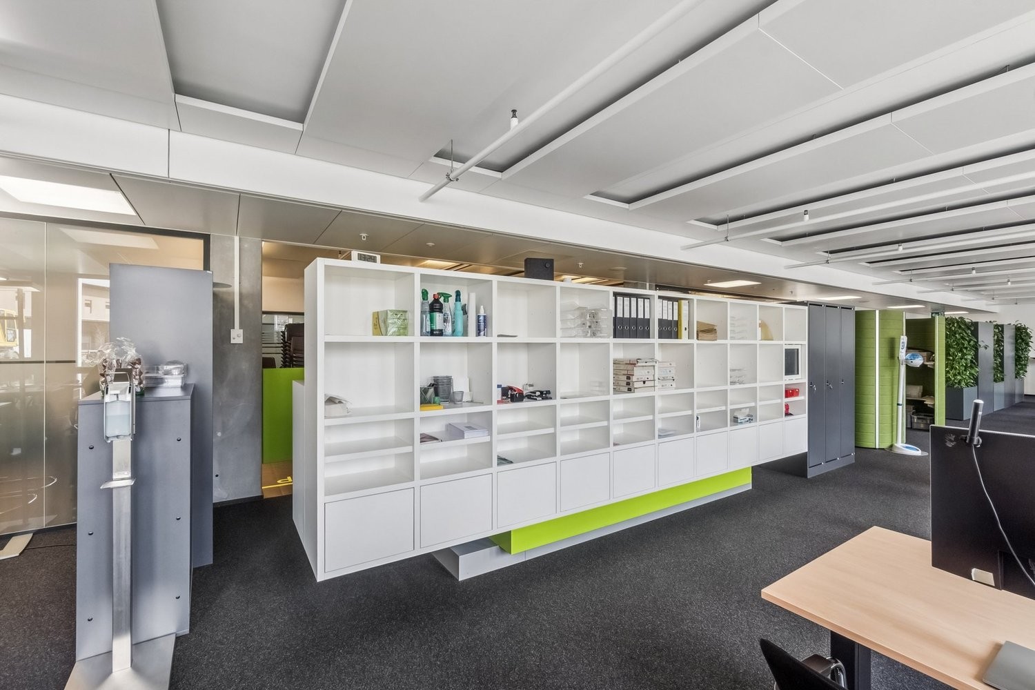 348m² office