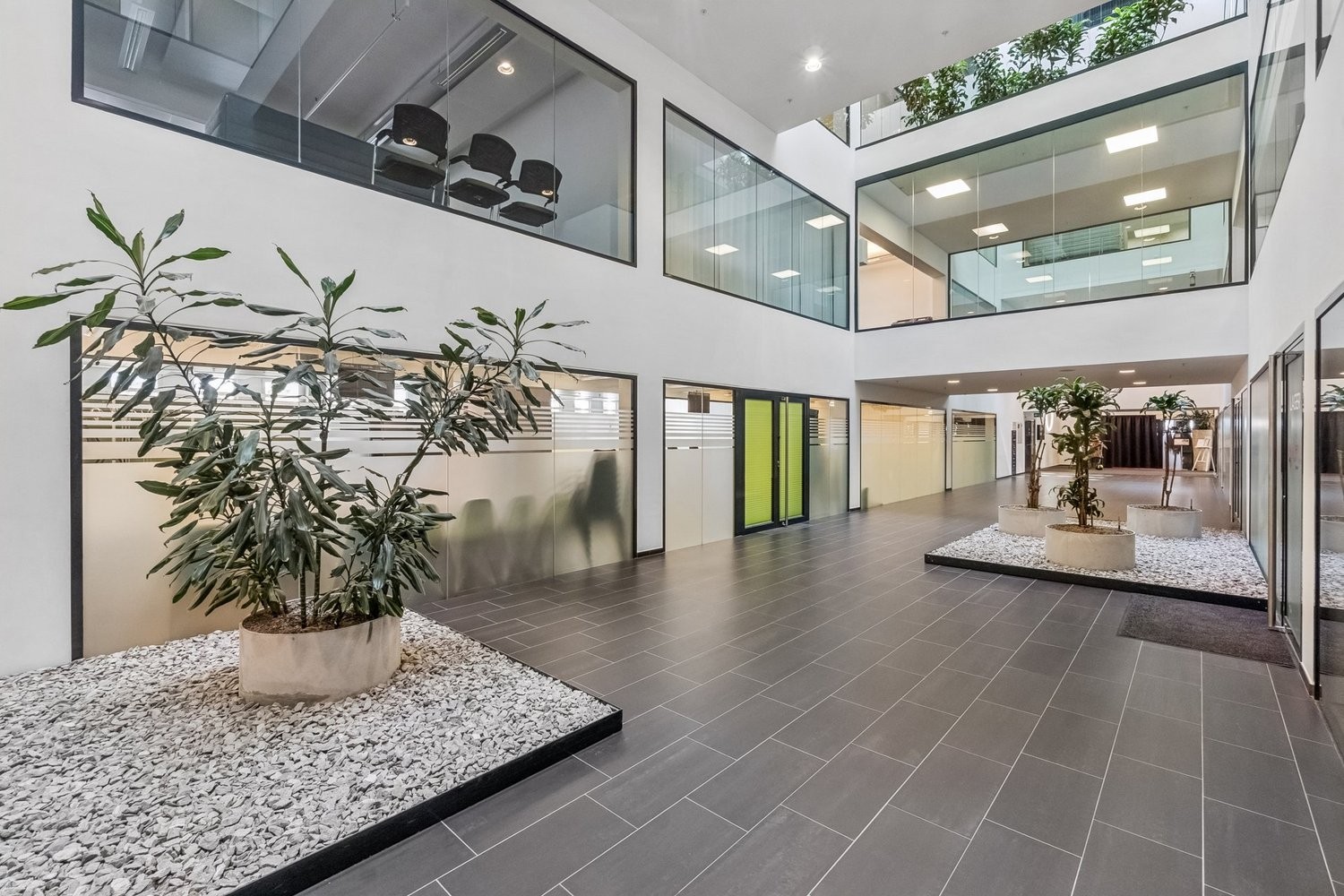 348m² office
