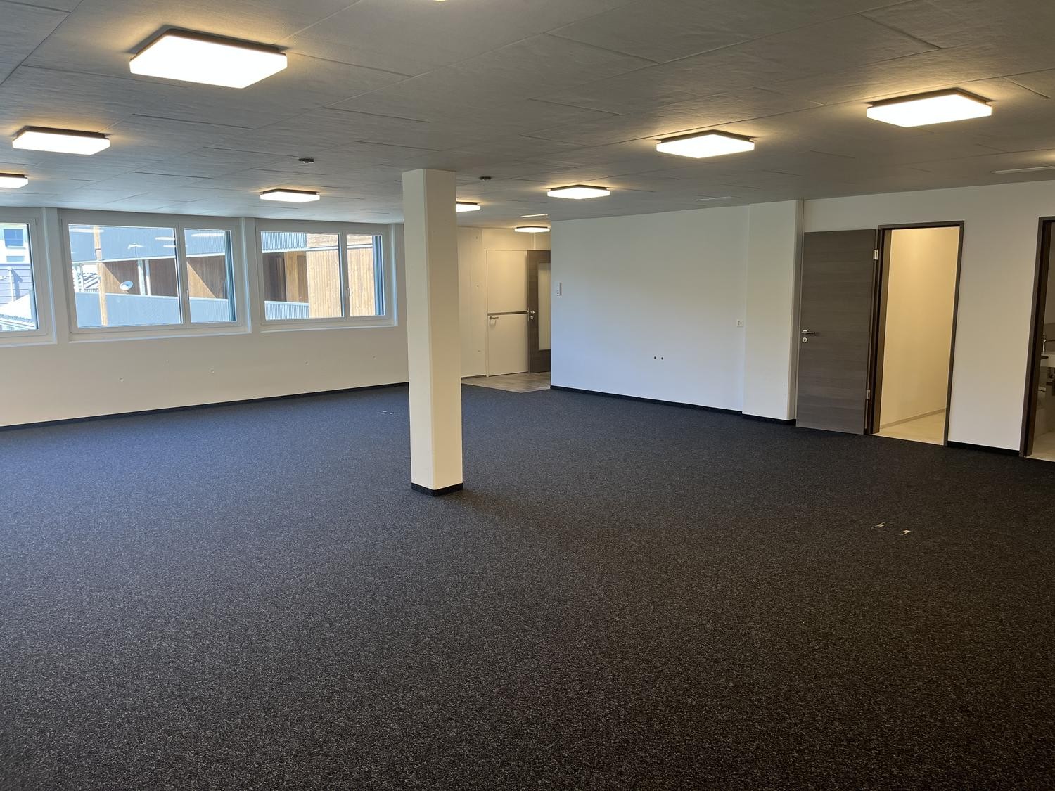 Office, photo 1 of 7