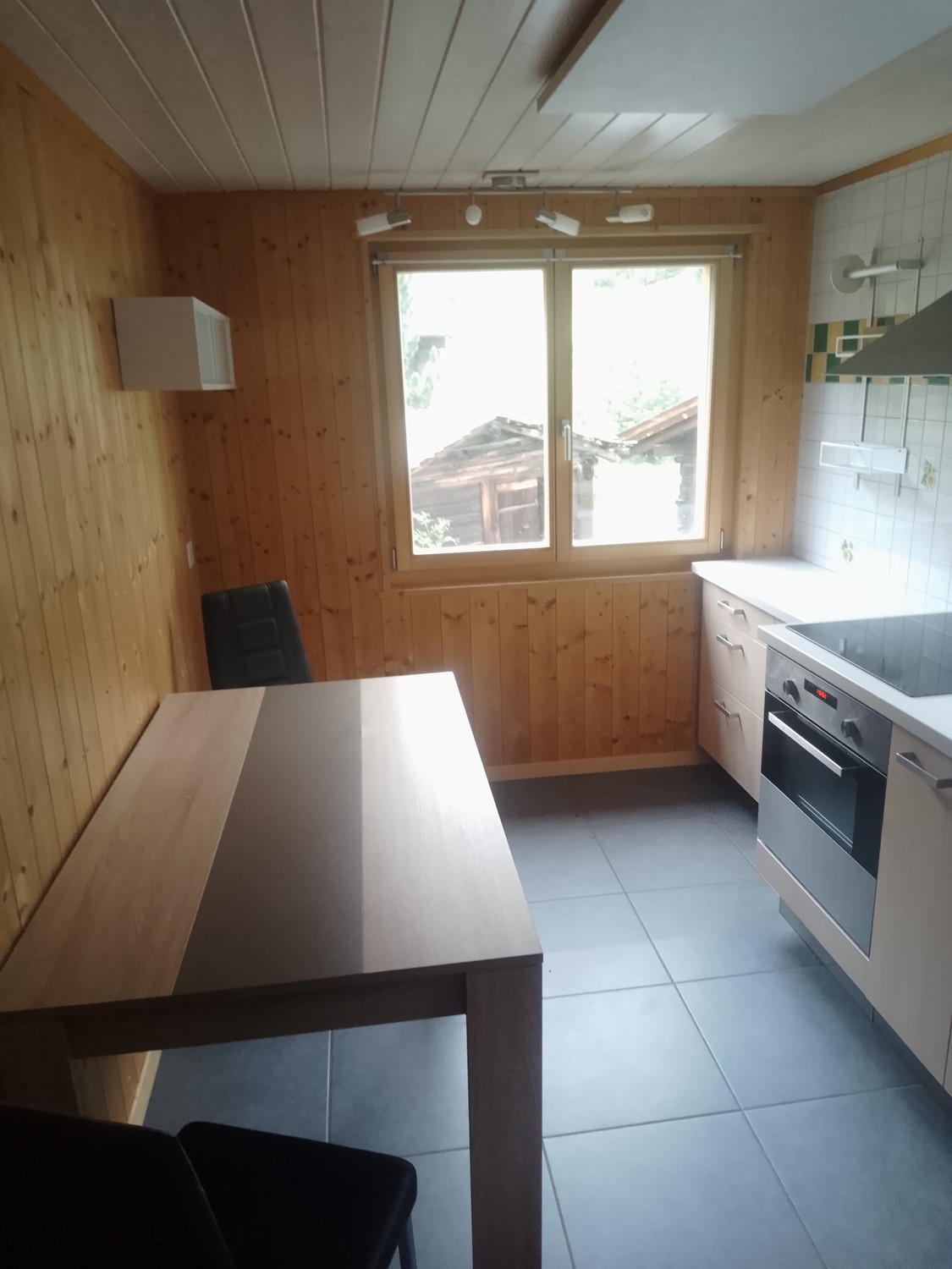 5 rooms apartment
