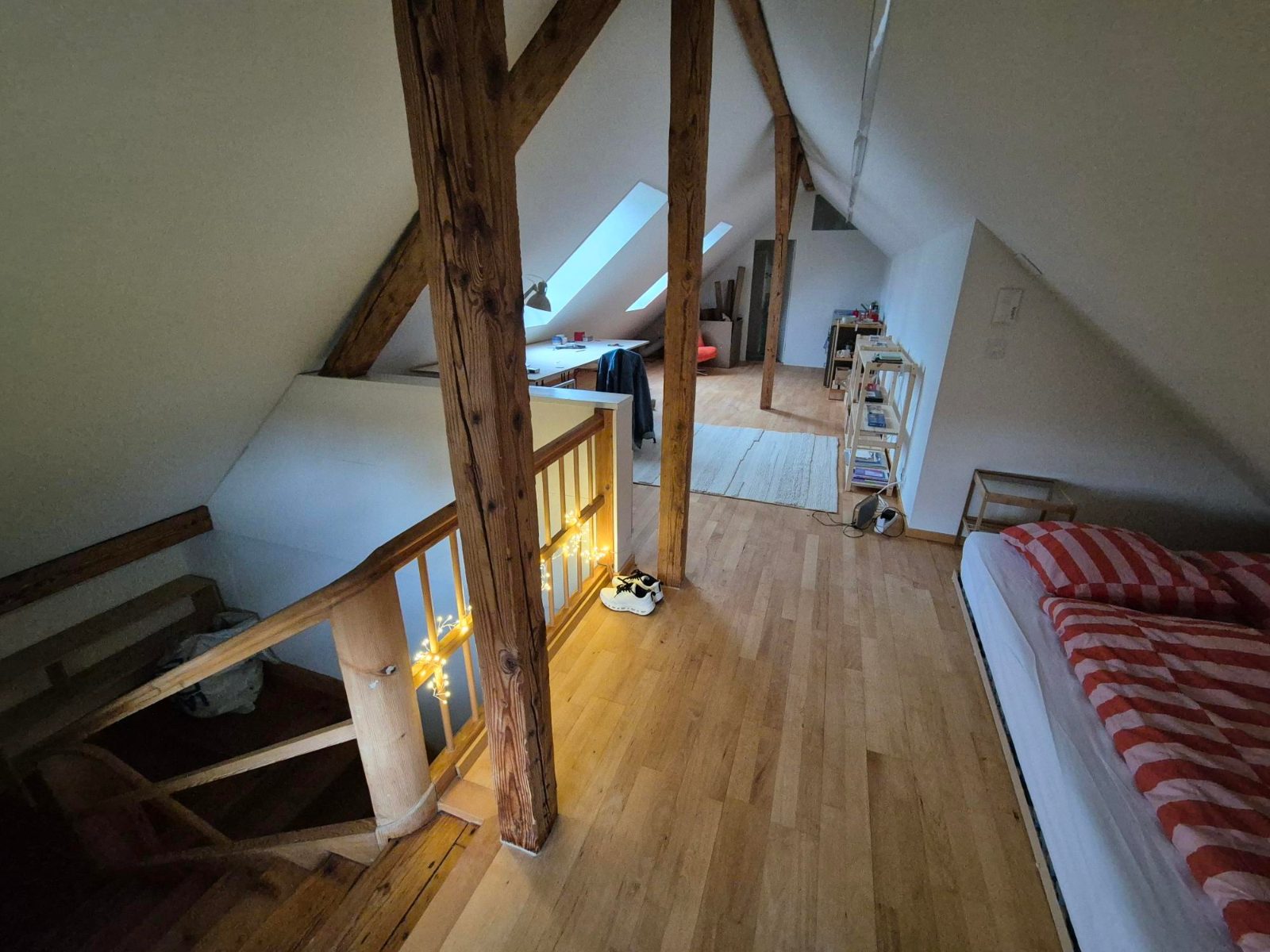 Bright attic atelier / studio with Alpine view in Zürich, photo 4 of 5