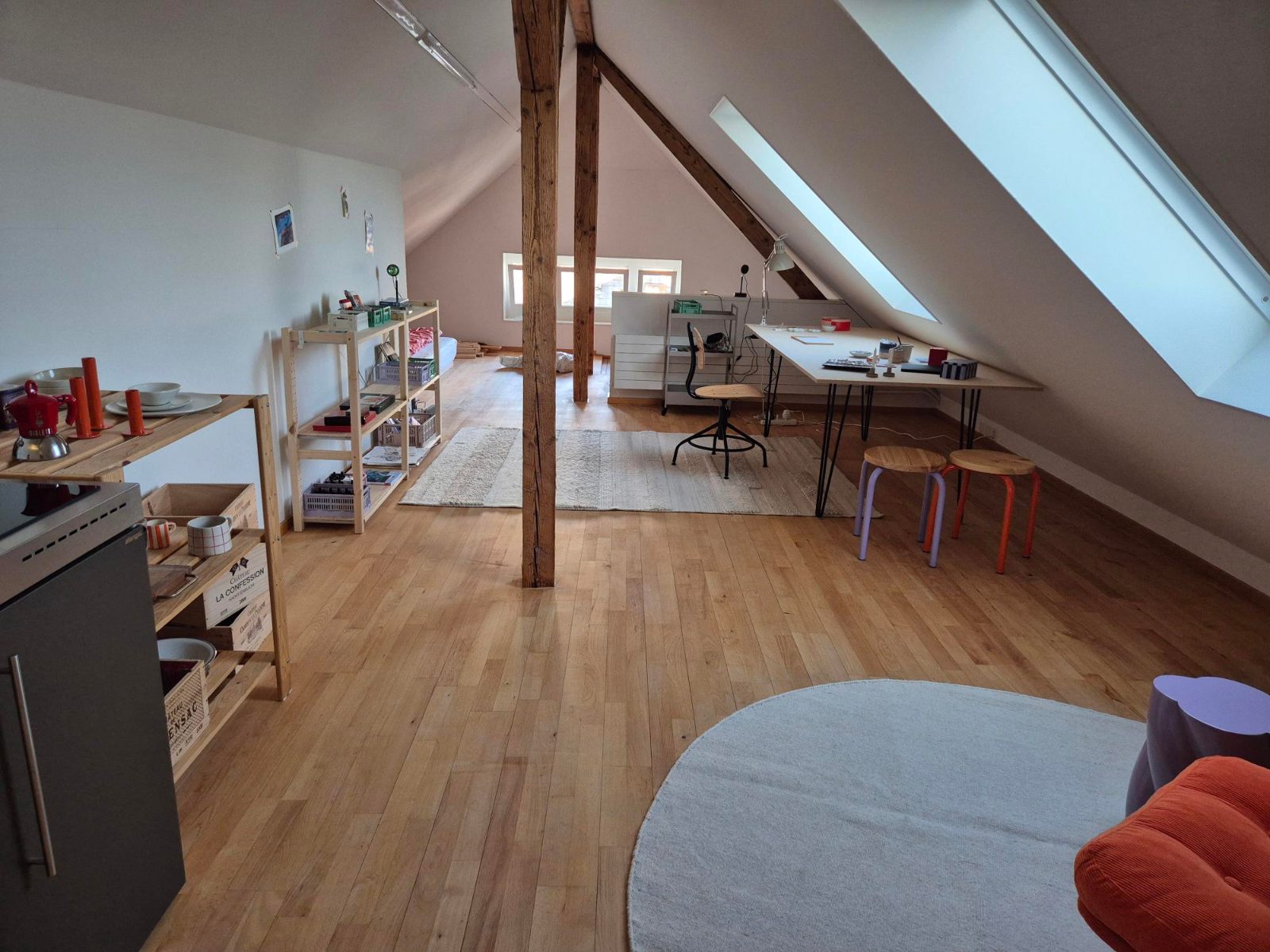 Bright attic atelier / studio with Alpine view in Zürich, photo 1 of 5