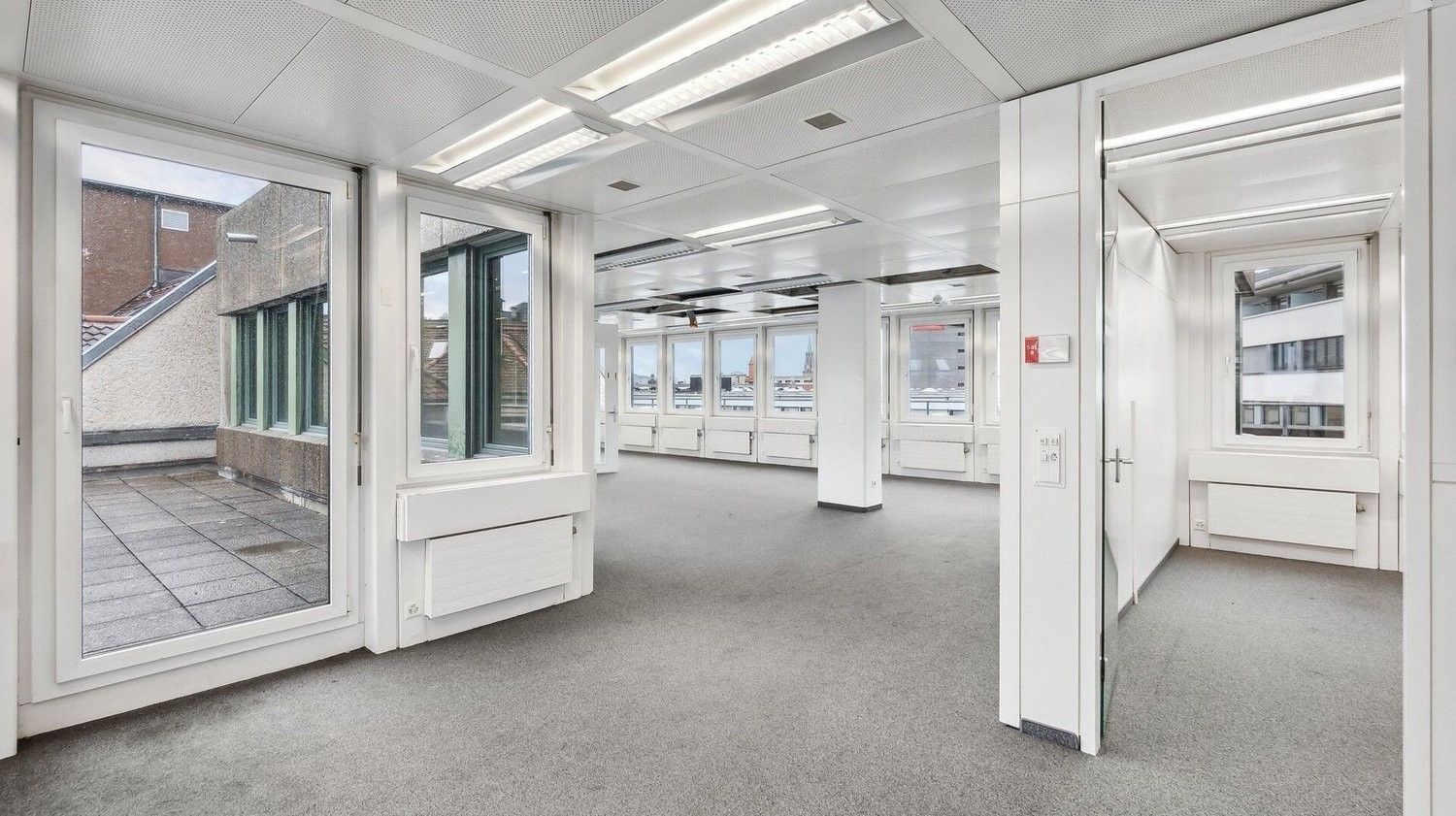 231m² office, photo 3 of 10