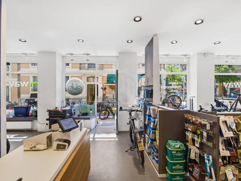 196m² arcade, photo 2 of 10
