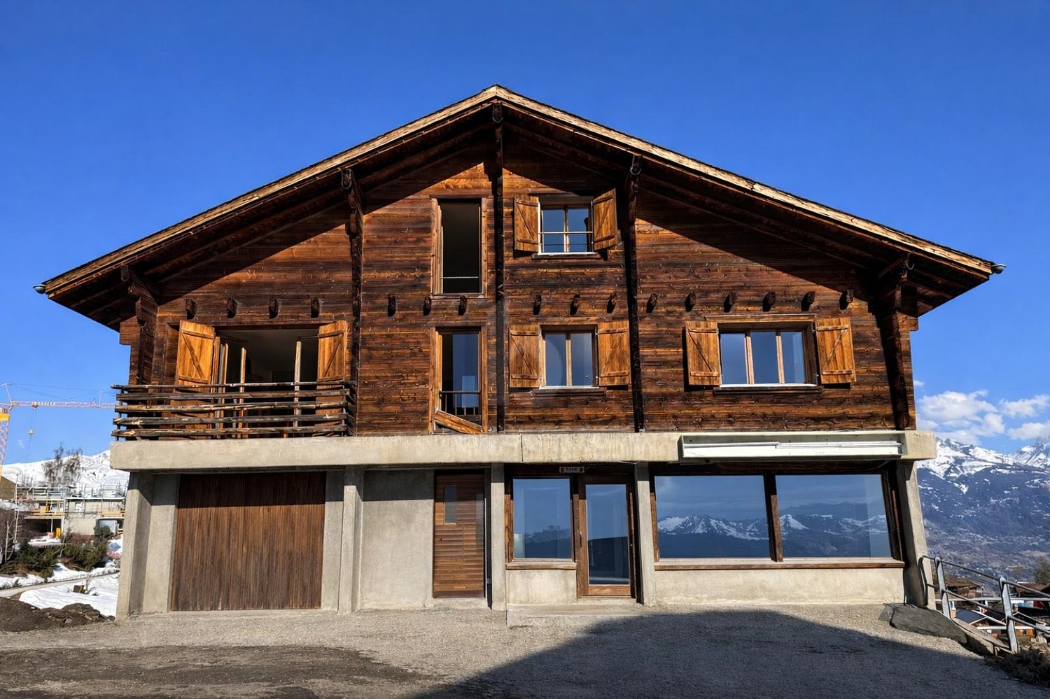 12 rooms chalet, photo 2 of 2