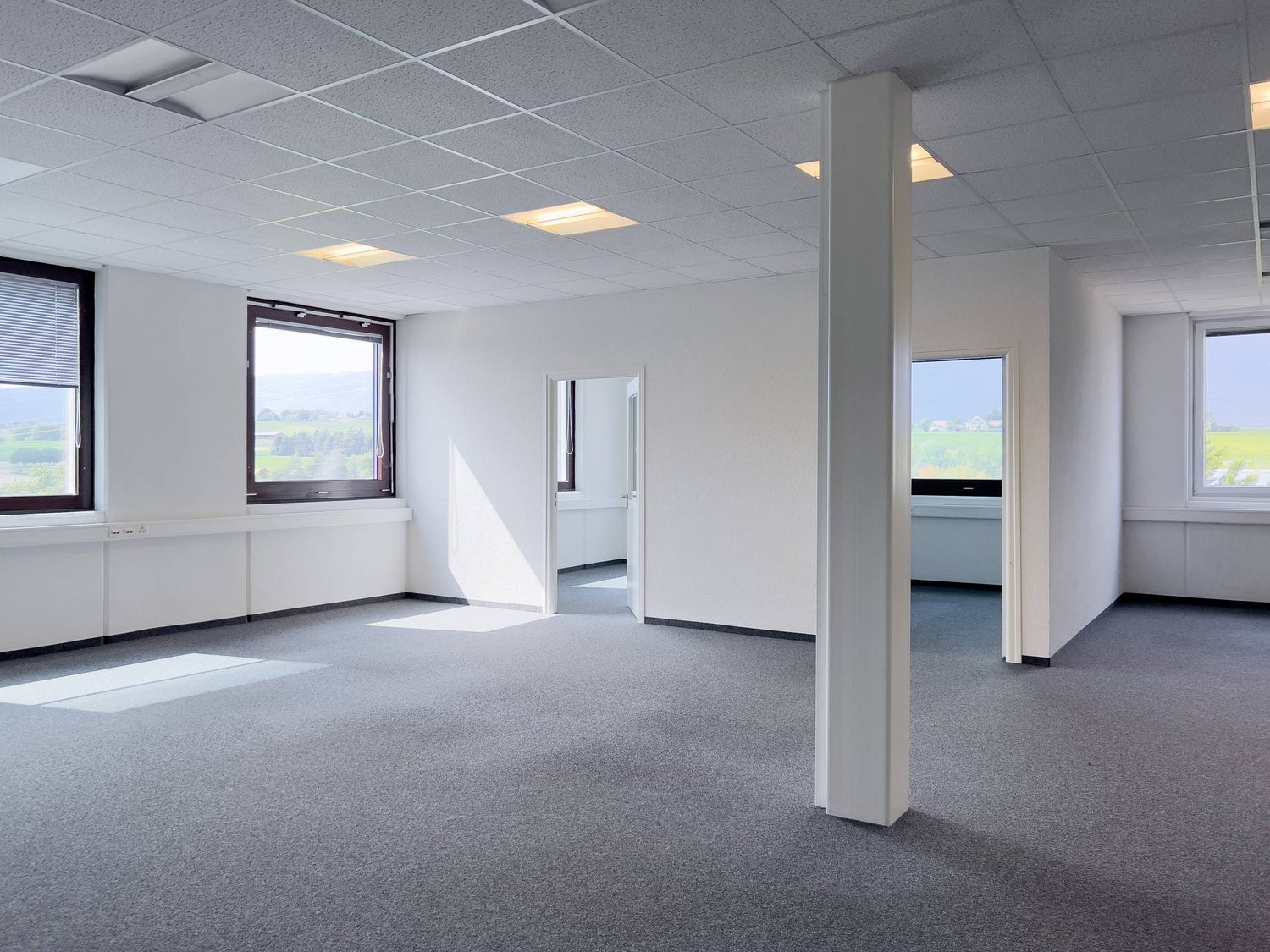 400m² office