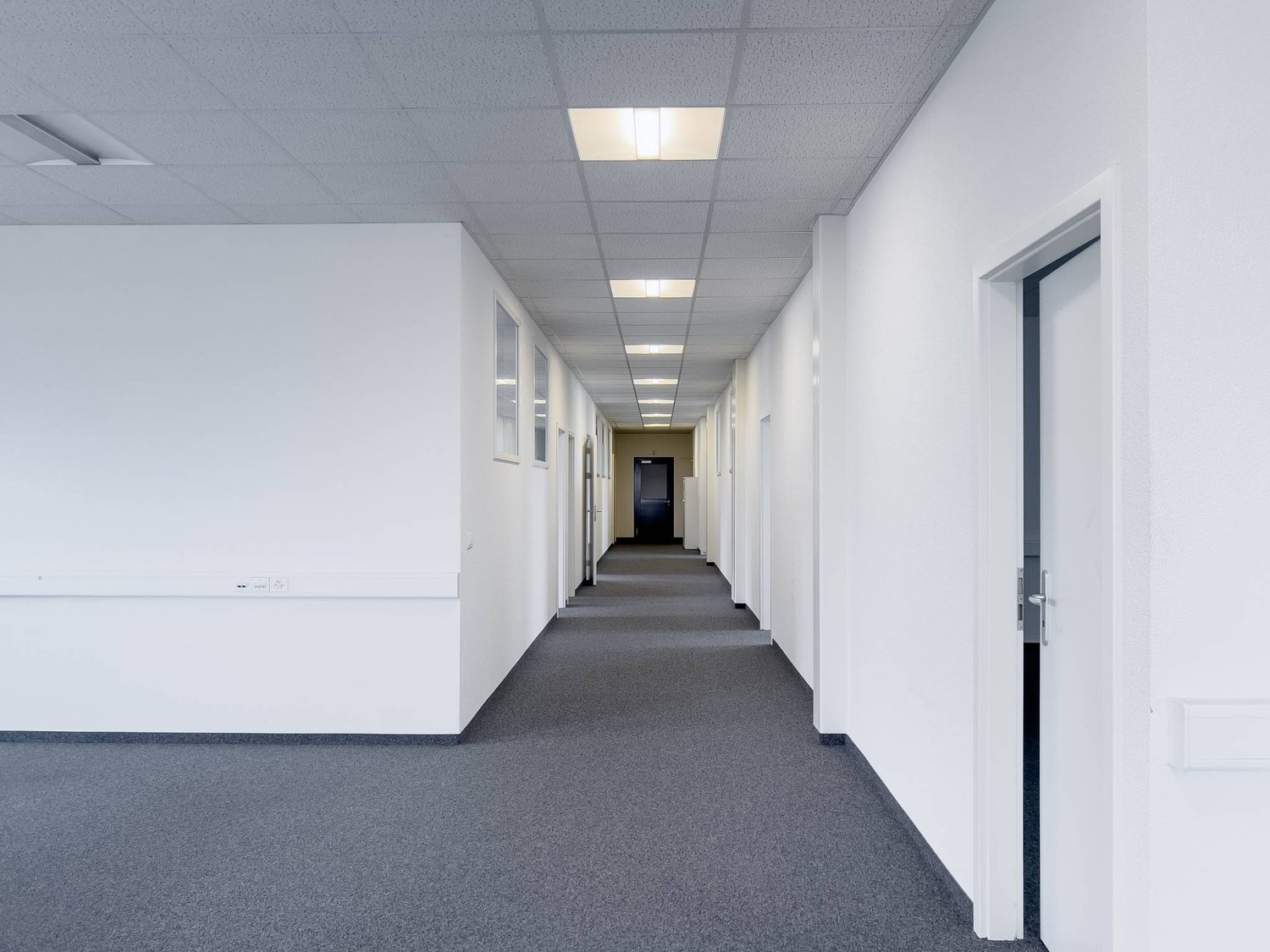 400m² office