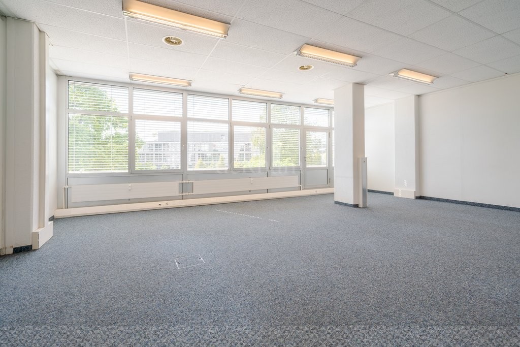 551m² office, photo 5 of 10