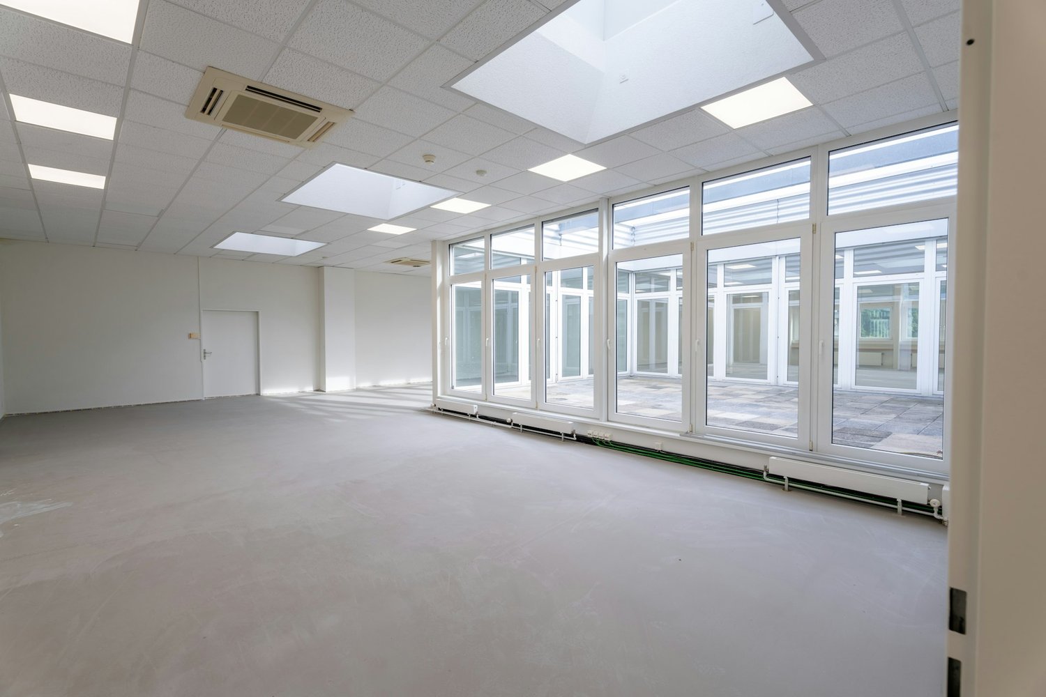 515m² office, photo 10 of 10
